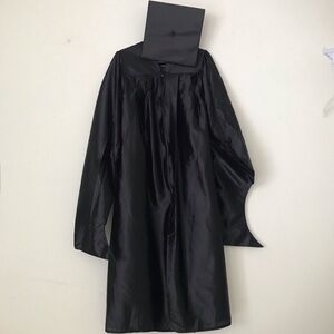 EUC Black Master’s Graduation Cap & Gown Set – Unisex 5' 3'' to 5' 5"
